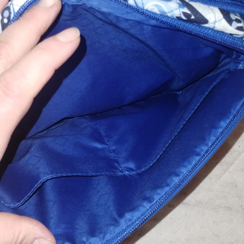 Vera Bradley blue floral cross body bag - Picture 6 of 10
